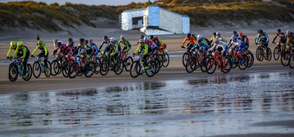 Plážové závody jsou pro našince téměř neznámá disciplína, kdežto v Beneluxu si takto cyklisté z různých odvětví a výkonností zpestřují zimu...
